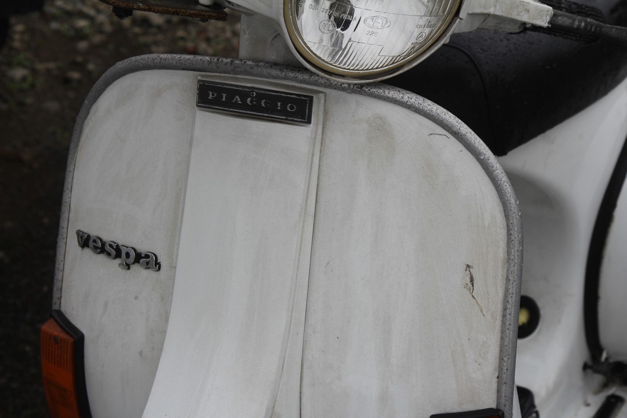 f0225627_21381748-vespa