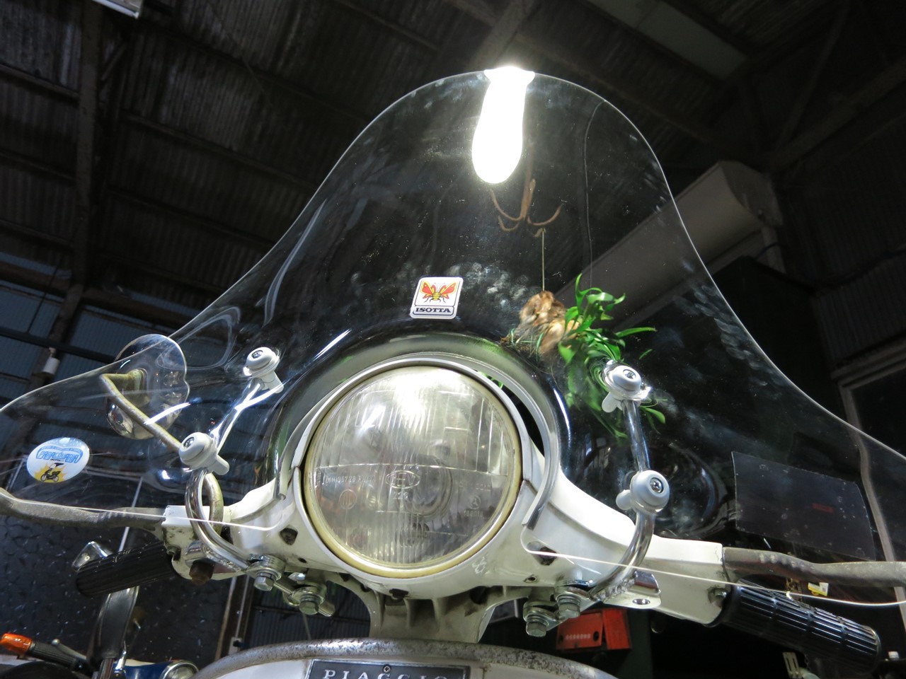 f0225627_21391328-vespa