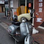 コーヒー豆屋さんの前に止められたRally200